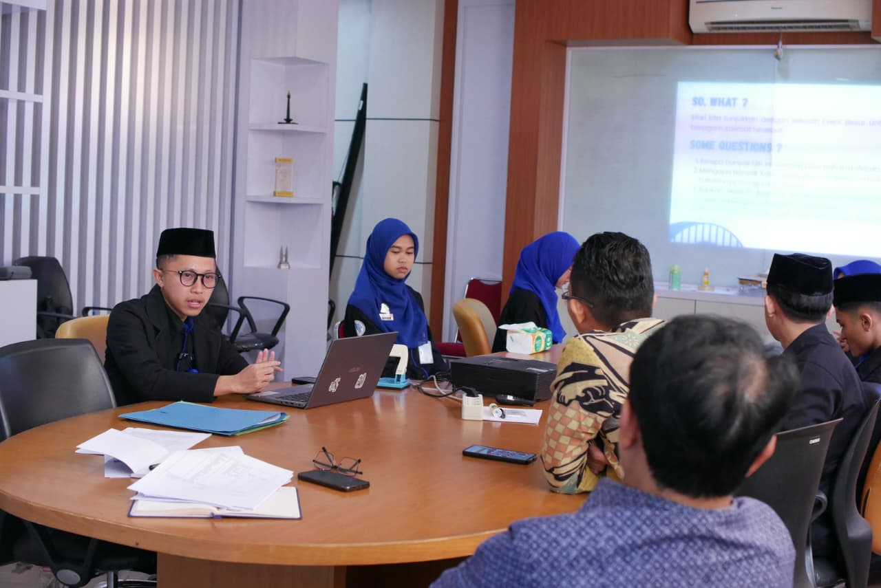 Merasa ‘Nyasar’ di Kelas? Ini Cara Menemukan Kompas Karirmu Lewat Organisasi!