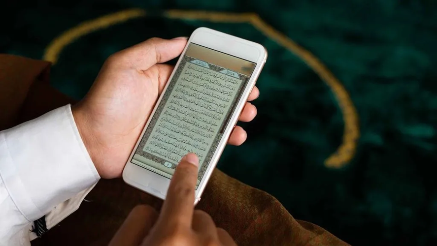 Al-Qur’an sebagai Kompas Moral Generasi Z di Era Digital
